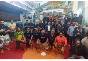 نواختن زنگ انقلاب با حضور مدیرکل ورزش و جوانان در زورخانه خیام زاهدان