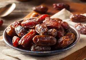 خرمای سیستانوبلوچستان مهمان سفرههای افطار مردم