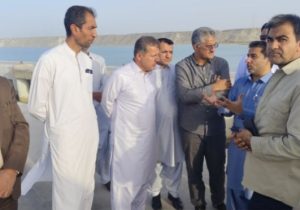 بازدید مسئولان استان از کارگاه لنج‌سازی کنارک